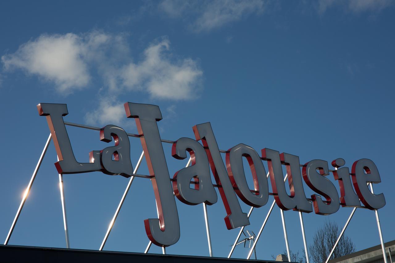 La Jalousie Hotel Saint-Aignan-de-Cramesnil Bagian luar foto